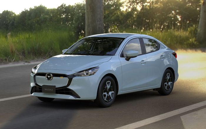 Desain New Wave pada Mazda2 Sedan memberikan warna-warna nyentrik.