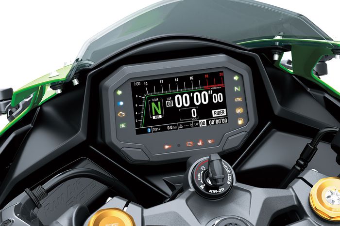 Circuit Mode pada panel instrumen layar TFT Kawasaki Ninja ZX-25R otomatis mengganti tampilan layar