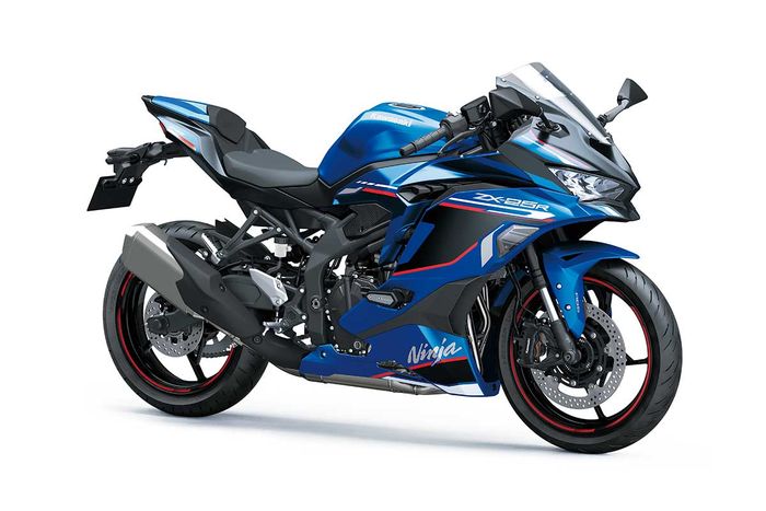 Kawasaki Ninja ZX-25R SE dapat warna baru Candy Plasma Blue untuk MY 2024