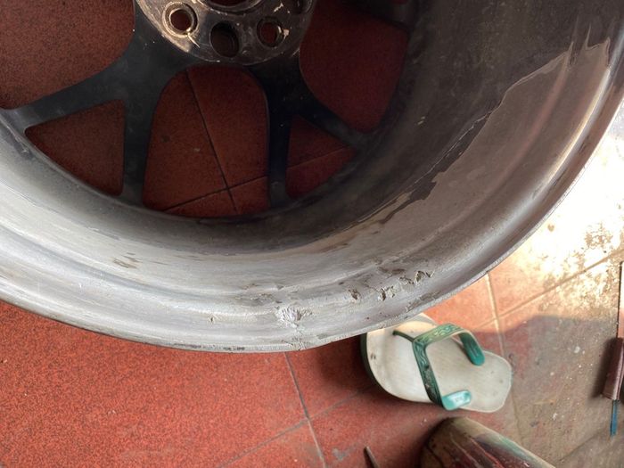 Ilustrasi. Jika pelek sudah pernah dilas dan las-lasannya tidak kuat, maka bisa retak lagi