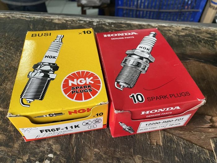 Harga busi Honda Jazz orisinil Honda dan NGK asli bisa beda harga meskipun barangnya sama