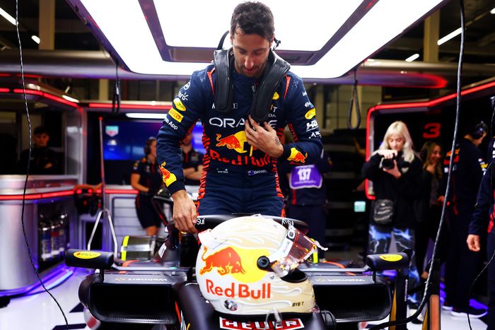Daniel Ricciardo menggantikan posisi Nyck De Vries di tim Scuderia AlphaTauri mulai F1 Hungaria 2023 pekan depan.