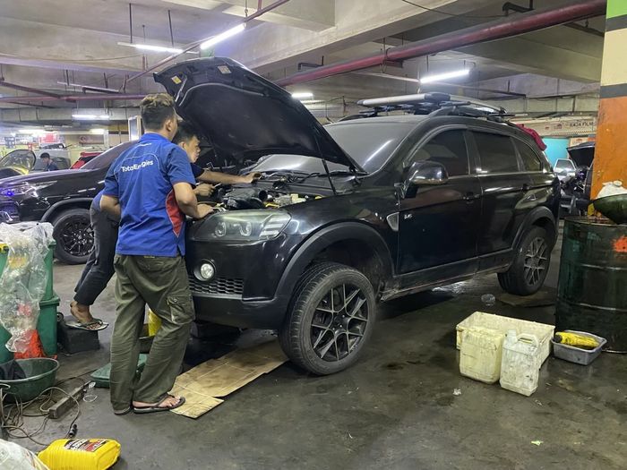Chevrolet Captiva model pre facelift masih pakai timing belt