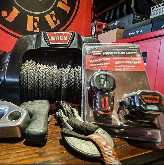 Winch dengan tali sling plasma dari Warn