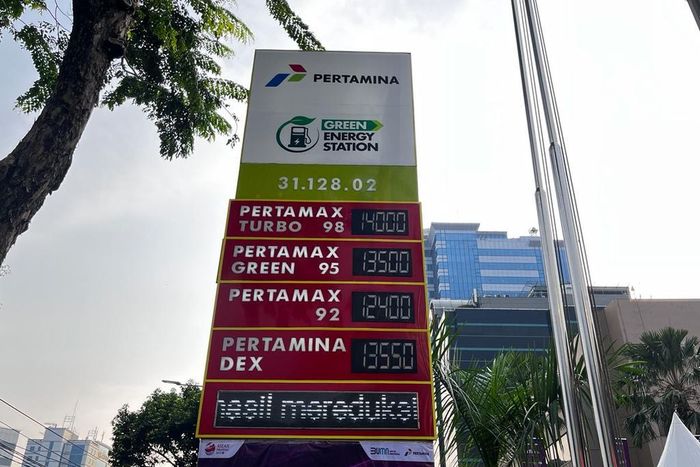 SPBU Pertamina 31.128.02 MT Haryono, Jakarta Selatan mulai menjual Pertamax Green 95 seharga Rp 13.500 per liter.