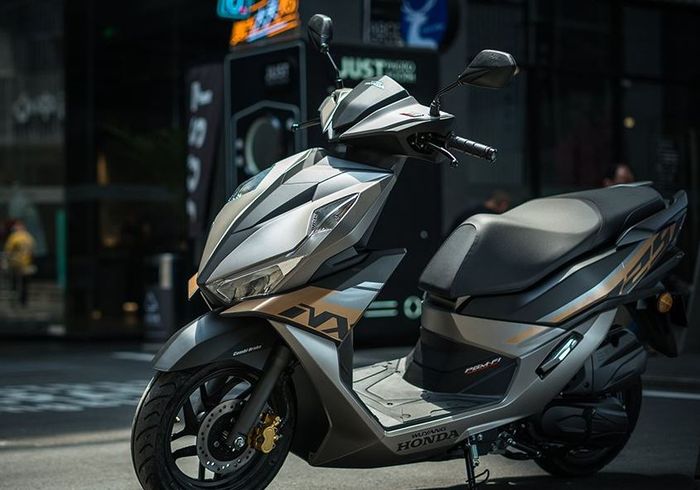 Honda NX125 hadir dalam 6 pilihan warna.