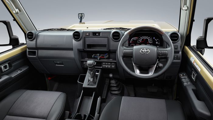 Interior Toyota Land Cruiser 70