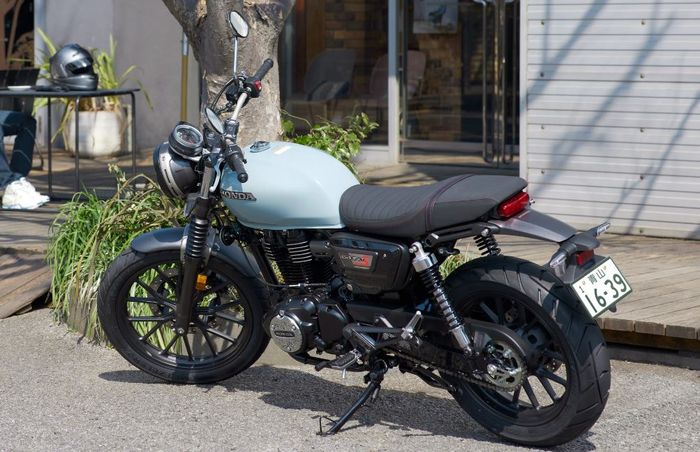 detail buritan Honda GB350.