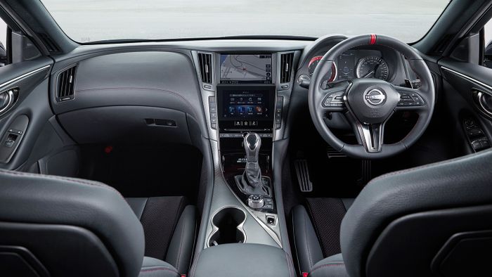 Interior Nissan Skyline Nismo masih seelegan Skyline biasa.