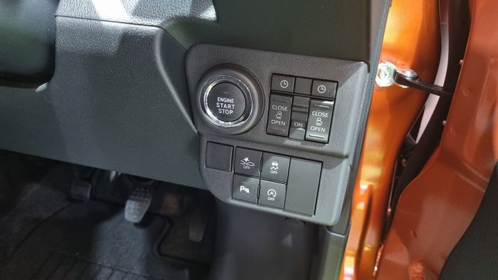 Tombol ADAS bersama fitur lain milik Atrai.