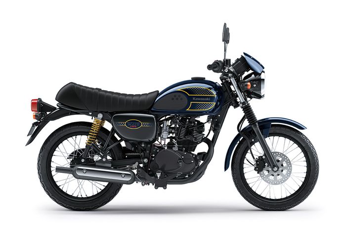 Kawasaki W175 Cafe warna Metallic Ocean Blue lebih kalem dengan grafis chequered flag