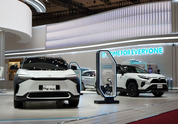Line up elektrifikasi Toyota di GIIAS 2023