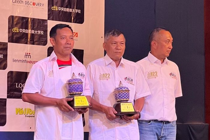 Memen Harianto bersama Rimhalsyah Buchari dan Chonlanat Phophipad sukses menggondol Juara 1 kelas T1G AXCR 2023 kemarin.