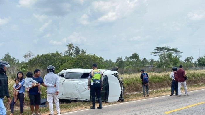 Dokter muda bernama dr Derian Irawan alami kecelakaan saat bawa Daihatsu Sigra