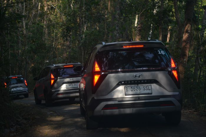 Tips pindah gigi mobil matik dijalan turunan