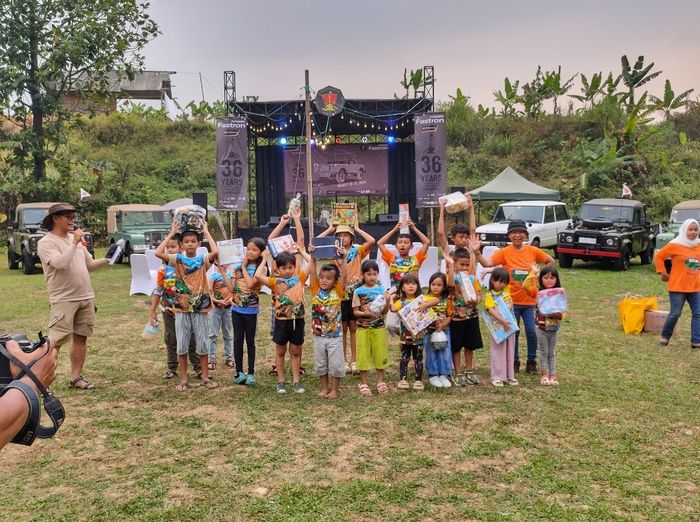 Perayaan HUT ke-36 Land Rover Club Indonesia (LRCI) diisi dengan perlombaan yang diikuti anak-anak