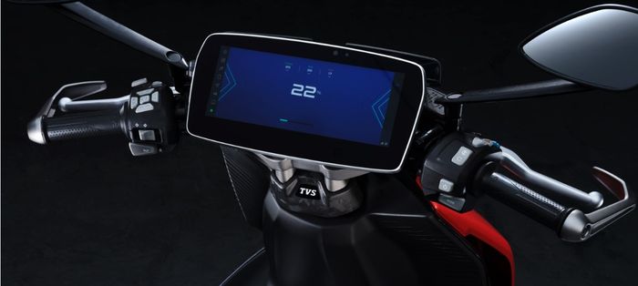 Layar sentuh TFT berukuran 10,2 inci jadi sumber informasi TVS X