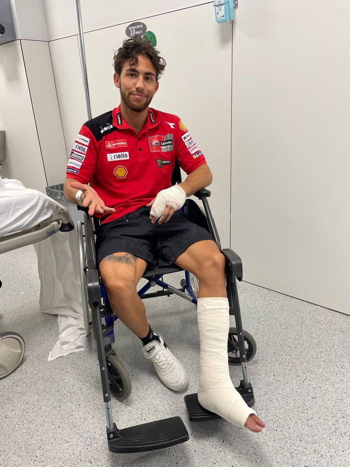 Kondisi Enea Bastianini usai crash di awal balapan MotoGP Catalunya 2023