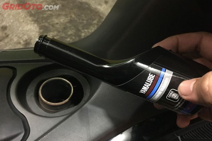 Cara pakai cairan carbon cleaner tinggal dituang saja