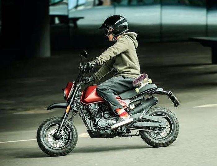 detail Brixton Crossfire 125 saat dikendarai.