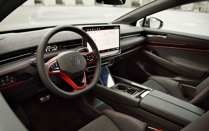 Interior Volkswagen ID.X Performance bernuansa selayaknya GTI dan GTX.