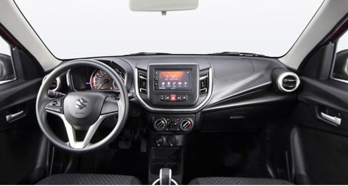 detail dasbor Suzuki Celerio.