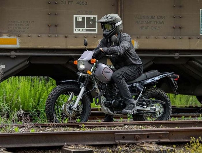 detail tampilan Yamaha TW200 model 2025