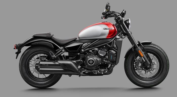 knalpotnya menggunakan dual chamber exhaust.