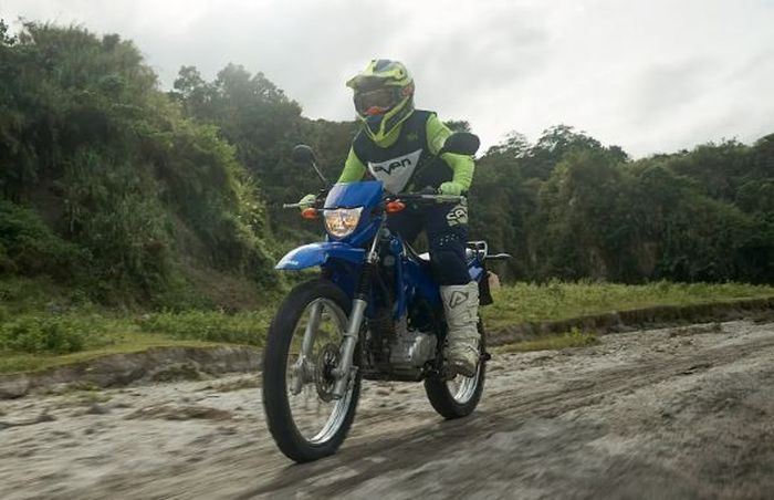 detail Yamaha XTZ125 saat dipakai di medan off-road.JPG