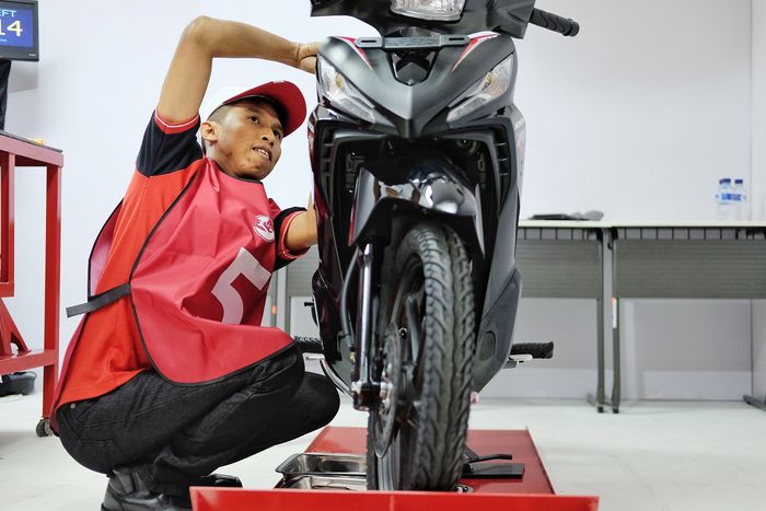 Muhammad Ahi Wahyuni jawara ajang Honda Asia &amp; Oceania Motorcycle Technician Skill Contest 2018