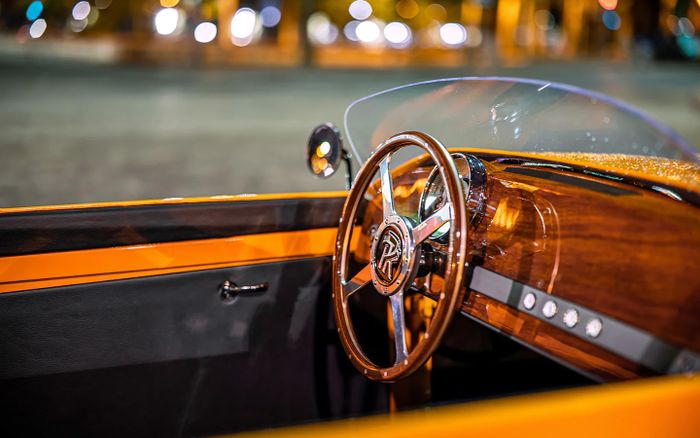 Interior Patak Rodster yang sangat bergaya jadul.