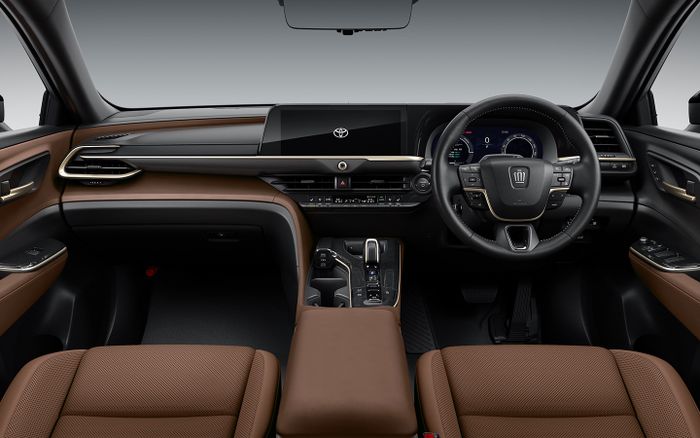 Interior Toyota Crown Sport.