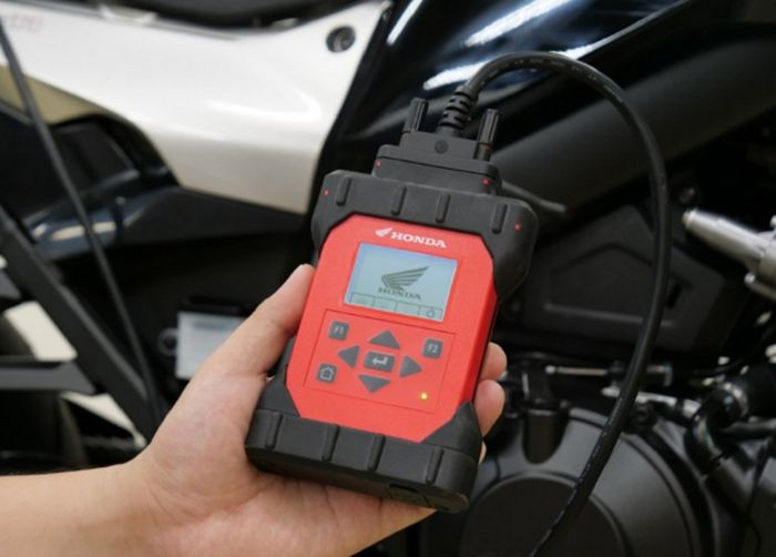 MCS (Motorcycle Communication System) untuk mengecek masalah di sistem PGM-FI motor Honda