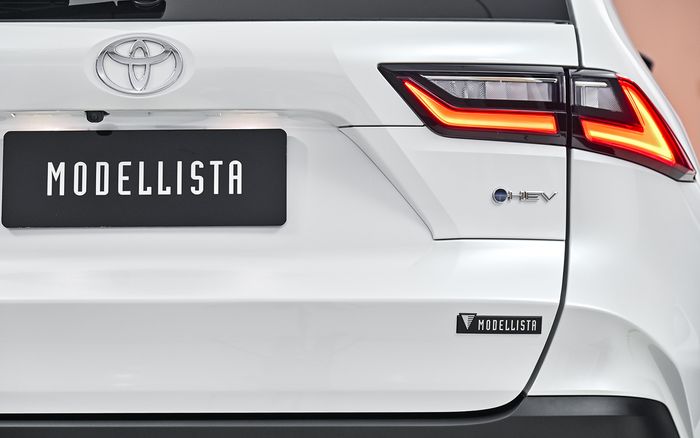 Emblem Modellista pada Toyota Yaris Cross.