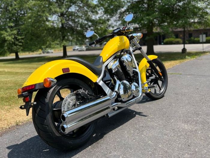 desainnya ala chopper Negeri Paman Sam, tapi teknologinya tetap Jepang punya.