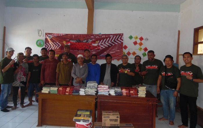 Jakarta Velozity Chapter berikan Alquran dan perlengkapan ibadah untuk masjid