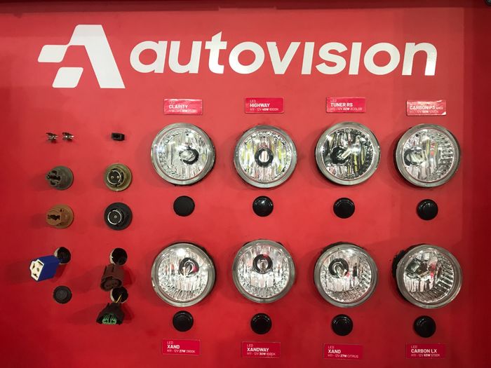 Ragam produk lampu Autovision yang dipajang di GIIAS Semarang 2023