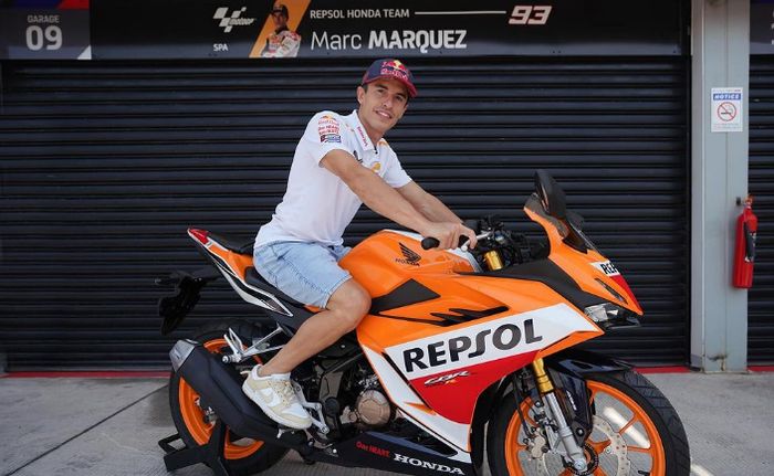 Marc Marquez berpose di Honda CBR150R MotoGP Edition model year 2023
