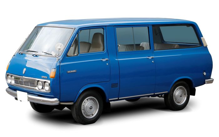Toyota Hiace 1967 yang sudah direstorasi oleh Toyota Auto Body.