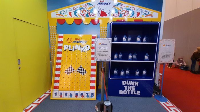 Games Dunk The Bottle di Booth Shell Advance pada IMOS 2023