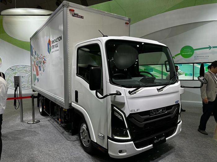 Isuzu ELF EV 