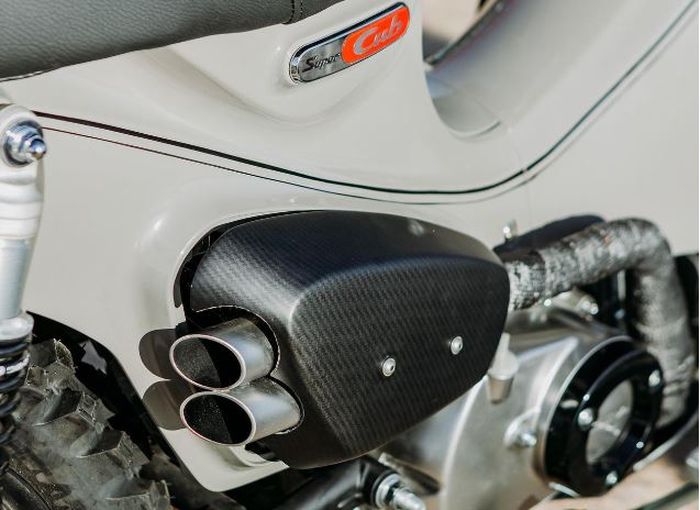 penempatan knalpotnya berada di tepong.