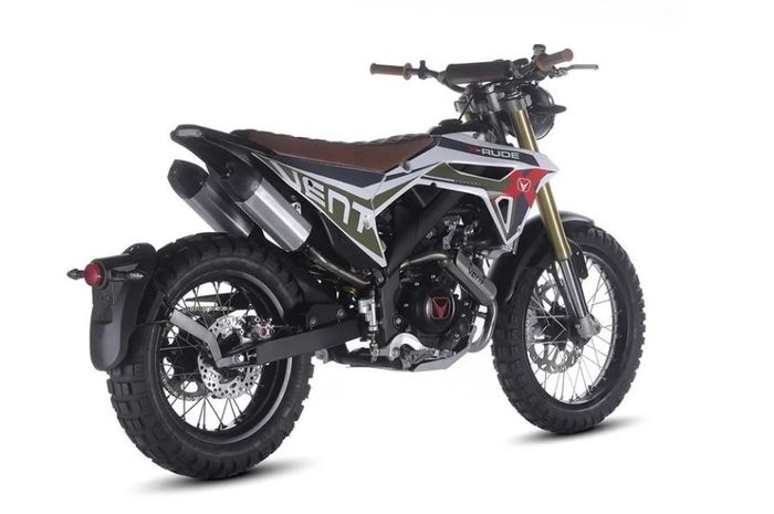 kaki-kakinya tampak kekar sehingga merepresentasikan aura scrambler.