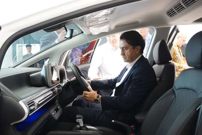 Jose Munoz lihat produk Hyundai yang difokuskan untuk Indonesia yakni Hyundai Stargazer dan juga Creta
