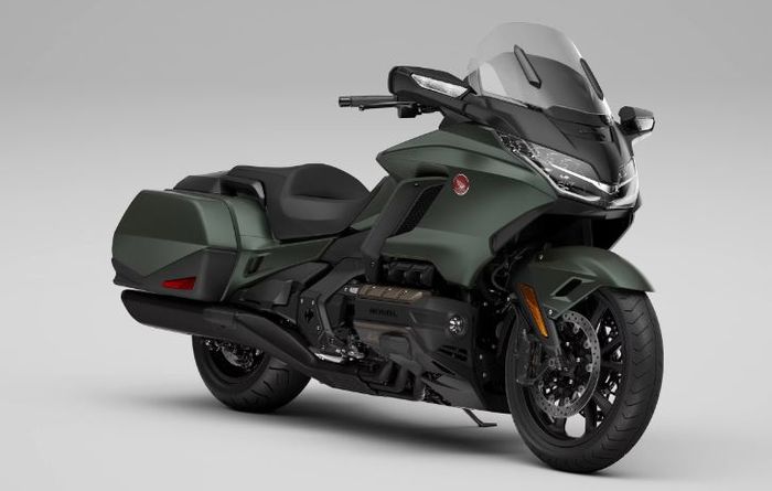 Warna baru Matte Armored Green Metallic ini memberikan nuansa military look.