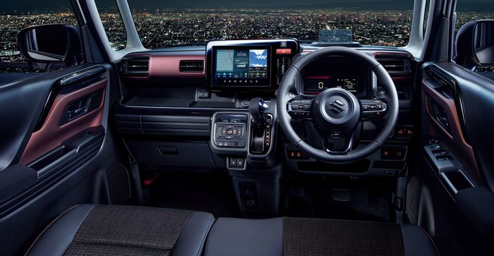 Interior Suzuki Spacia Custom.