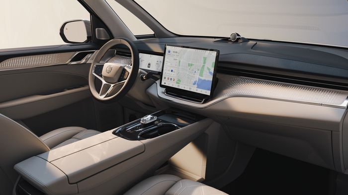 Interior Volvo EM90 yang dibekali banyak fitur canggih.