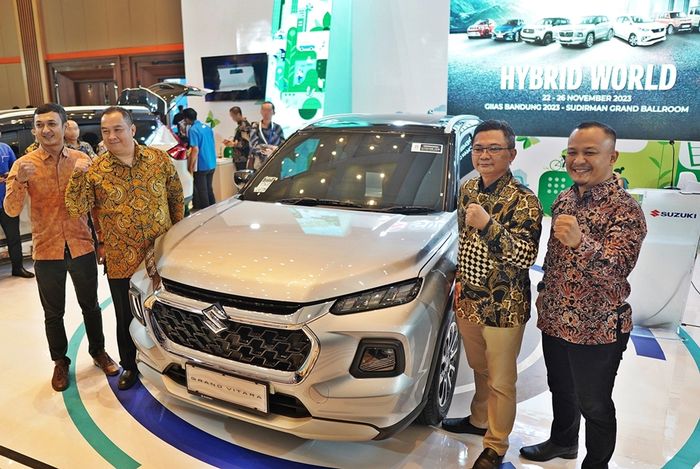 Suzuki tebar promo cashback hingga beragam hadiah menarik di GIIAS Bandung 2023
