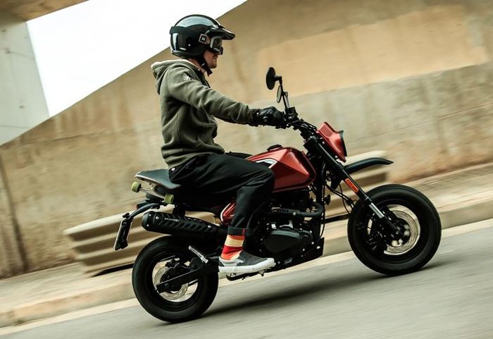 Brixton Crossfire 125XS sudah pakai mesin berdiri dan transmisi manual ala motor sport tulen