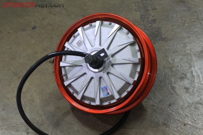 Ilustrasi dinamo motor listrik di roda atau hub drive 